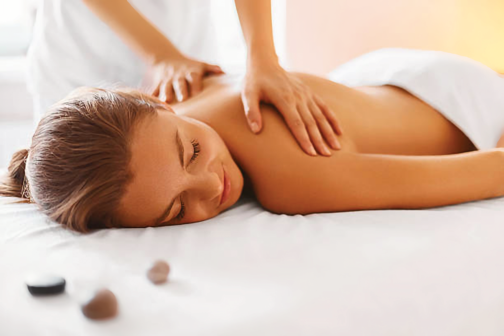 photo femme massage Massages